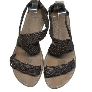 Ciao Bella Brown Faux Leather Braided Woven Back Heel Zip Flat Sandals Size 7
